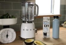 Recenze recenze mixéru Smeg BLF01PBUK