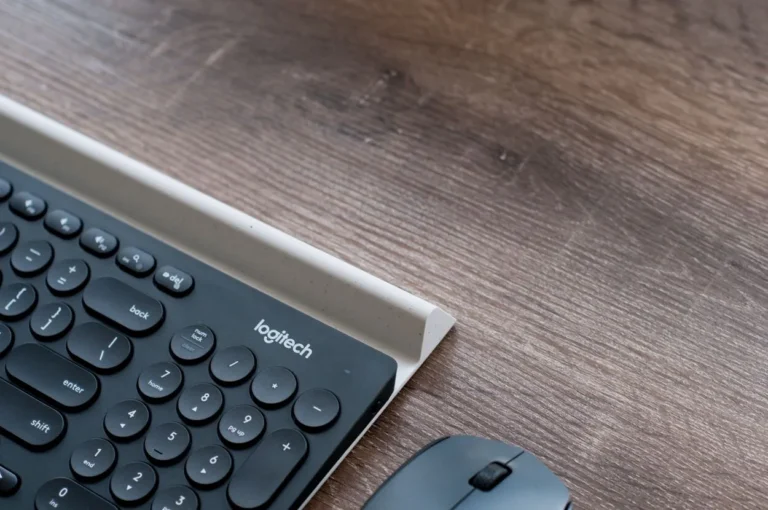 Pasos rápidos y sencillos para restablecer el teclado inalámbrico Logitech