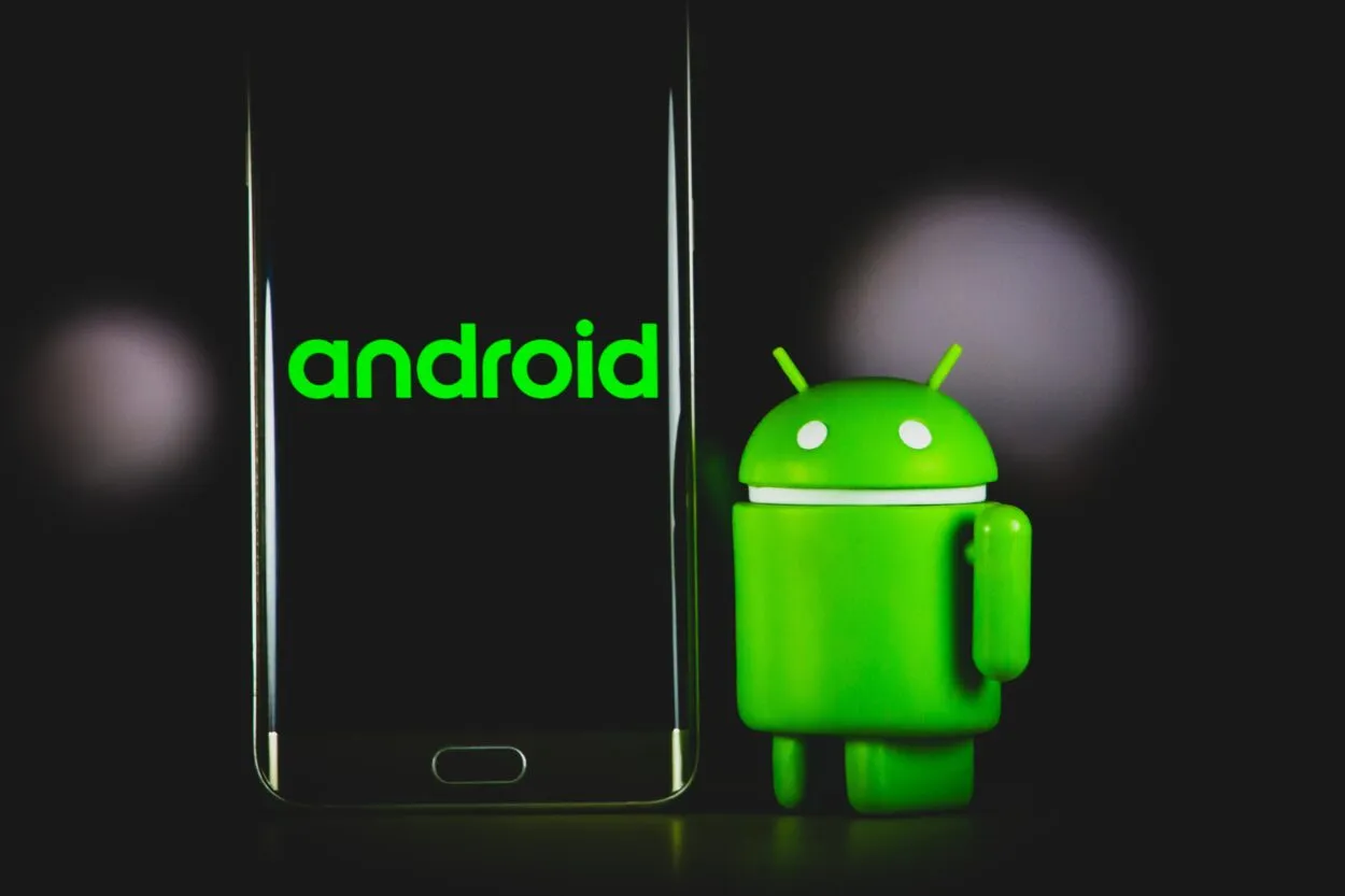 Android Logo and A Cellphone