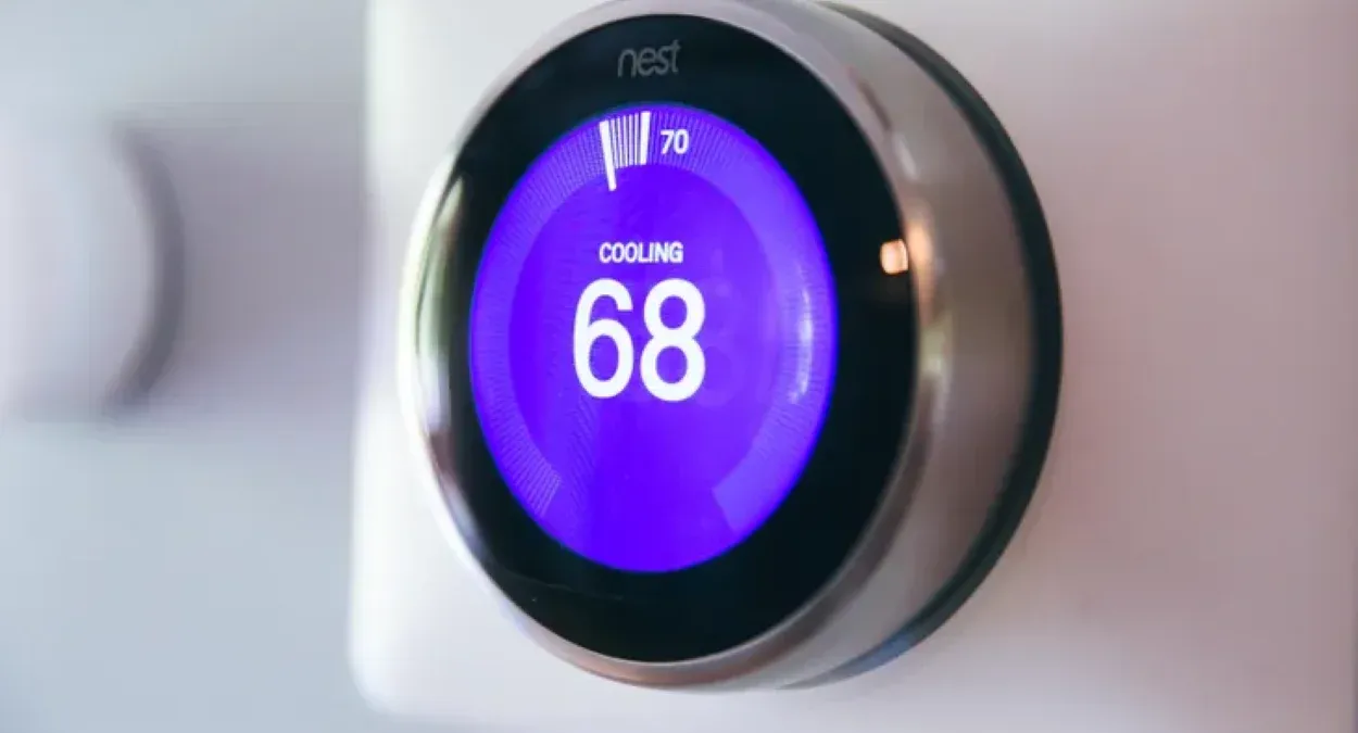 nest thermostat close up image