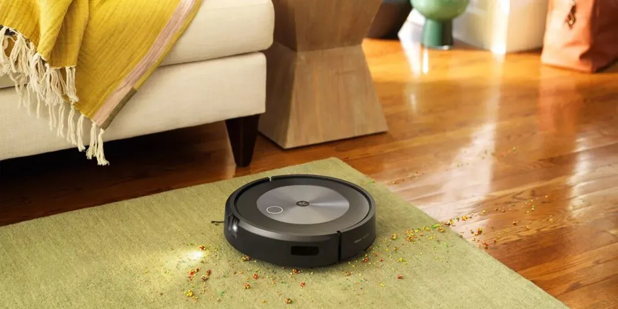 Roomba cleaning home