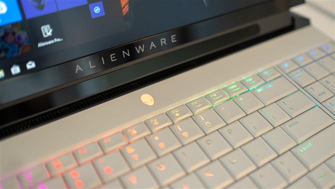 Обзор Alienware Area-51m | Невероятный игровой ноутбук | Полезные советы по выбору электроники
