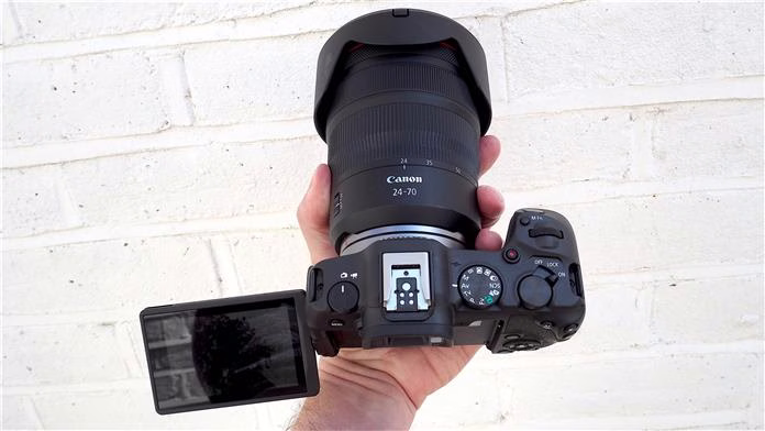 Canon EOS R8レビュー：初心者に最適なフルフレームカメラ？