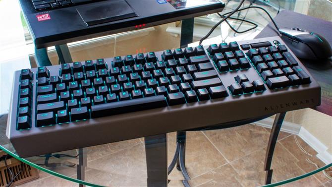 Alienware Pro Gaming Keyboard AW768-Test