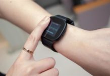 Asus VivoWatch BP předává recenzi