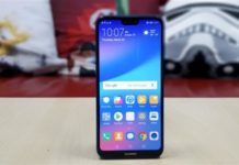 HUAWEI nova 3e předává recenzi