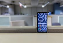 Samsung Galaxy J6 předává recenzi