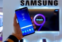 Samsung Galaxy S9 Plus předává recenzi